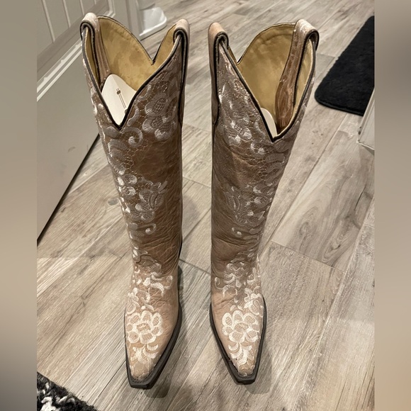 New without Box Women’s Corral Cowboy Boots size 7 - Picture 3 of 8